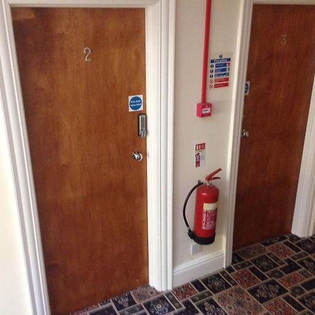 Manor House Hotel Bootle  Bagian luar foto