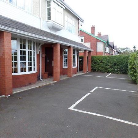 Manor House Hotel Bootle  Bagian luar foto